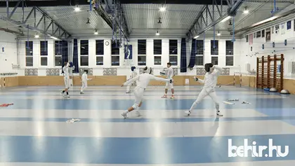 Ünnepi csörte: Hagyományos karácsonyi házi verseny az Alföld Vívó Akadémiánál